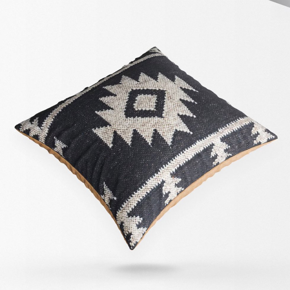 Black ornate wool and jute pillow - Image 4