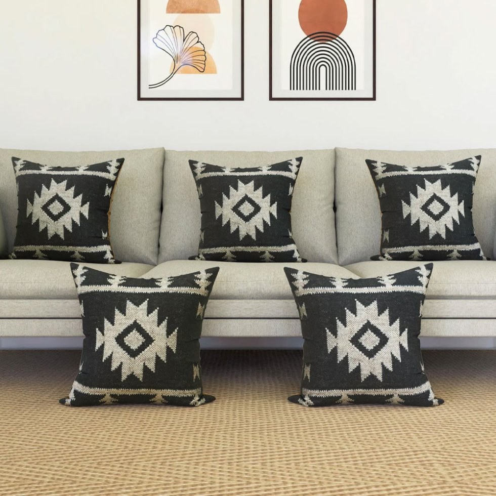 Black ornate wool and jute pillow - Image 2