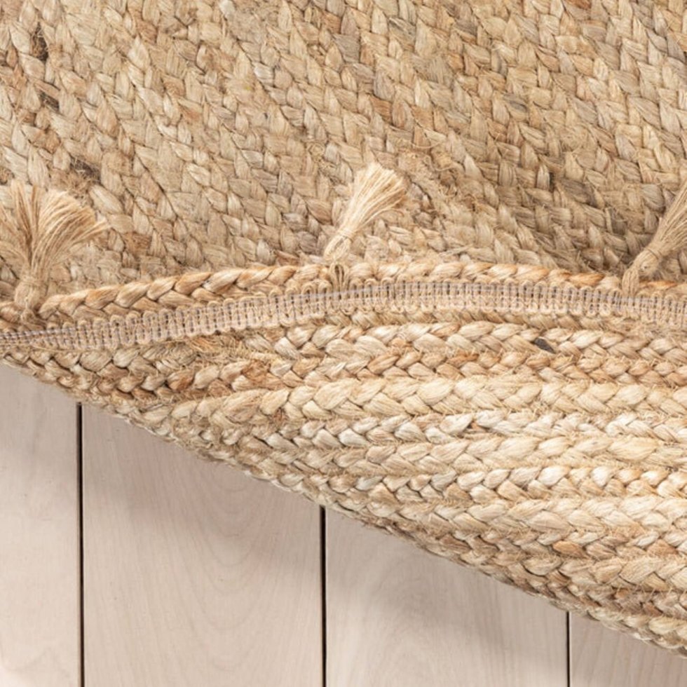 Braided round jute rug with tassels - Image 4