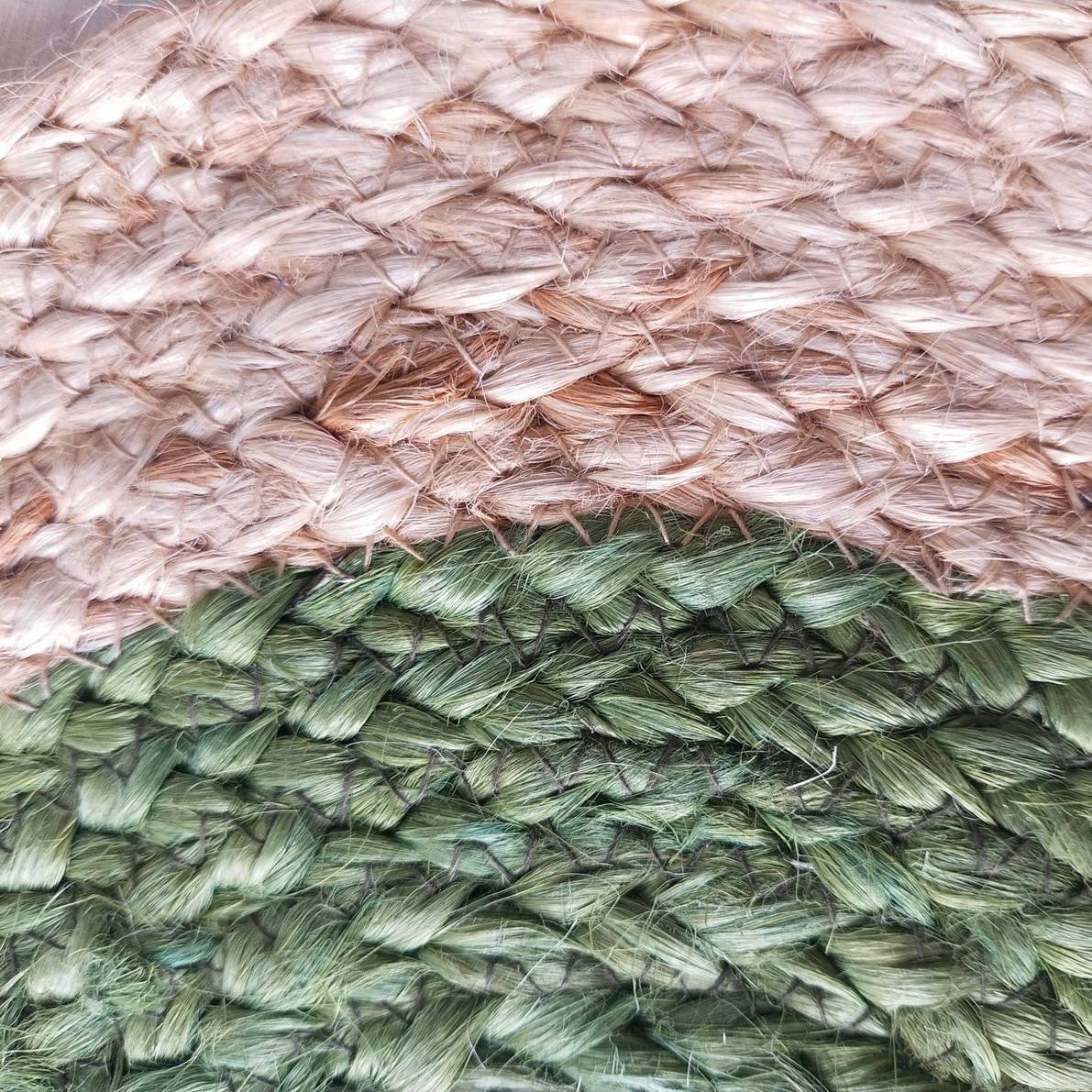 Green round jute placemats Green round jute placemats - Image 5