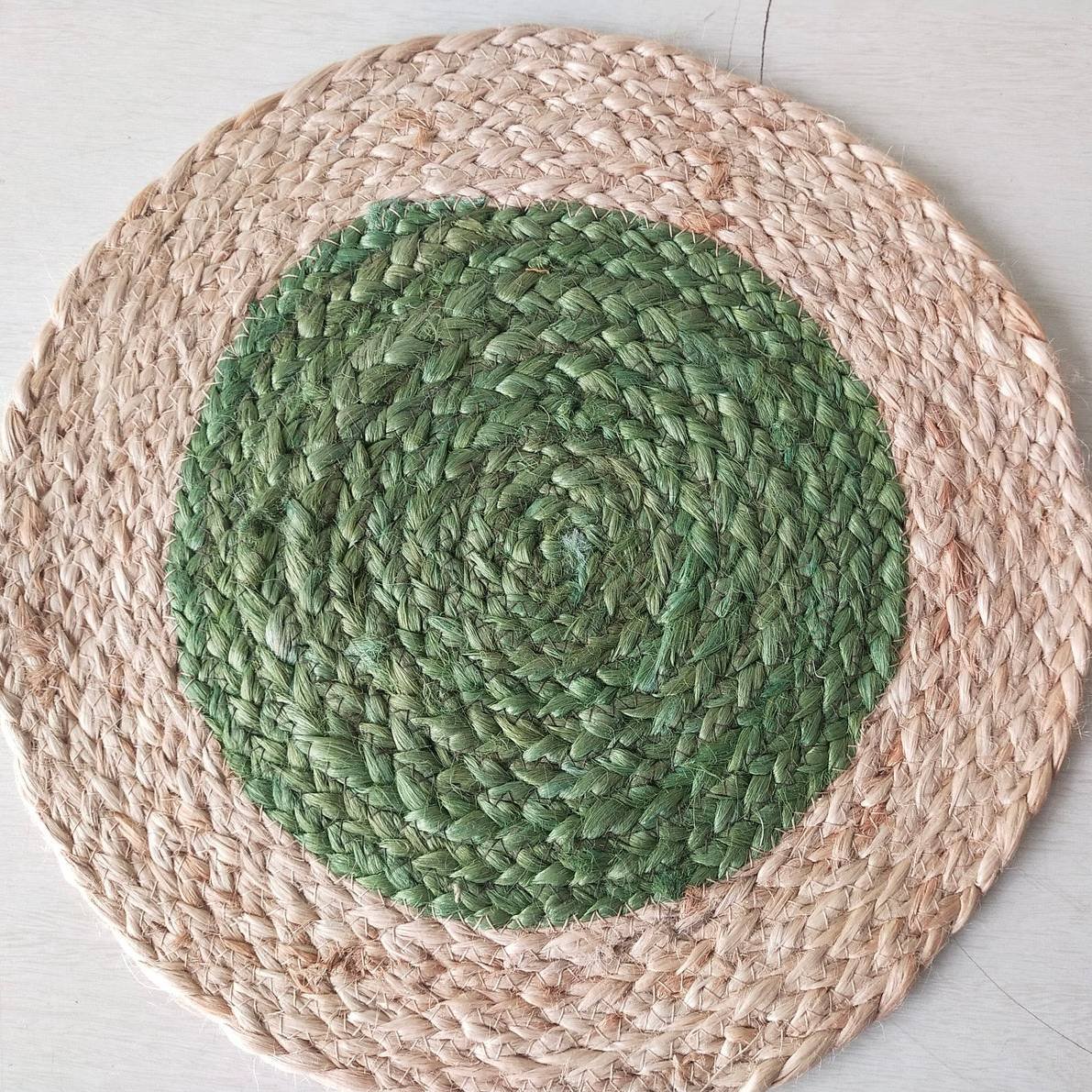 Green round jute placemats Green round jute placemats - Image 2