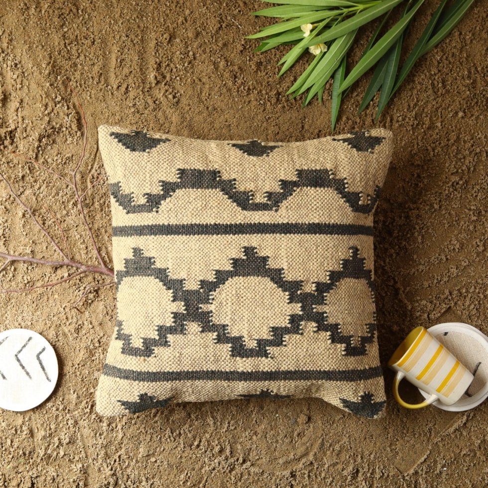 Ivory aztec wool and jute pillow - Image 2