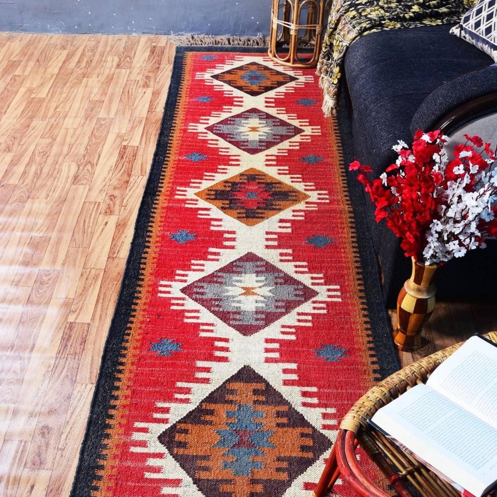 Jute and wool runner kilim rug - Image 2