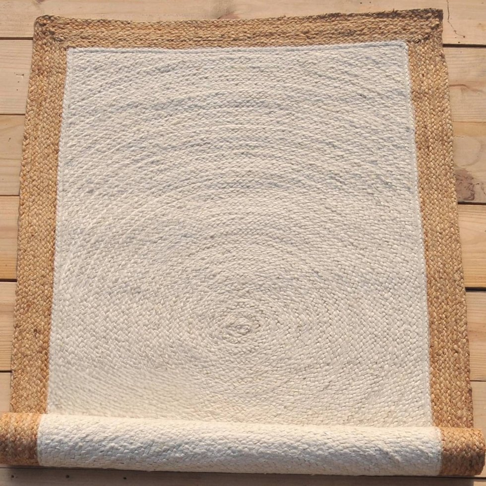 Off white jute rug with beige border - Image 2