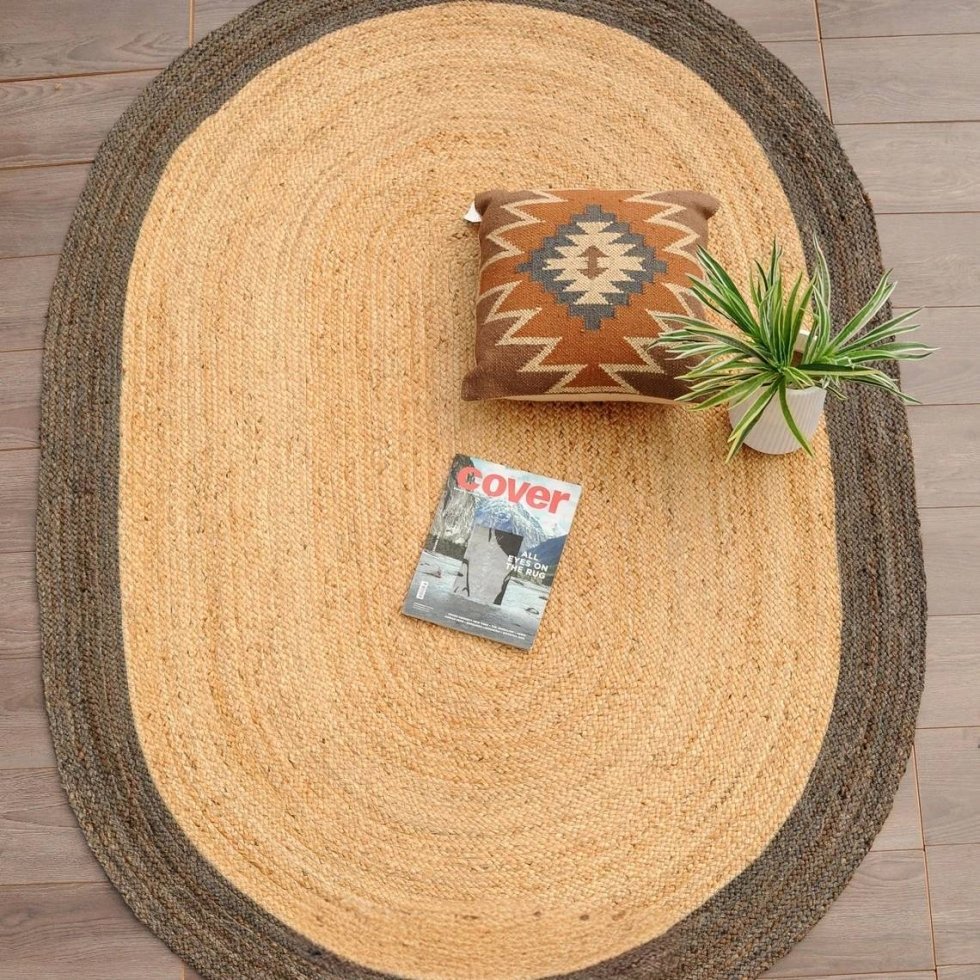 Oval jute rugs with brown border