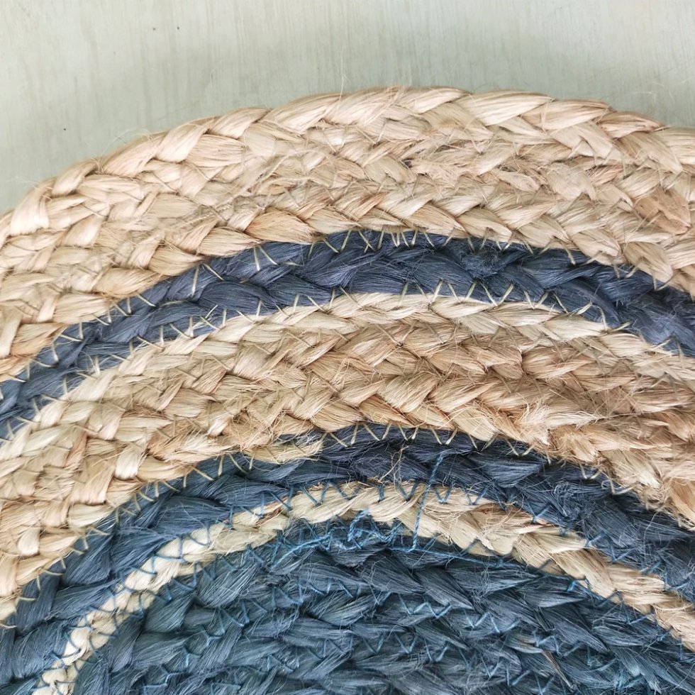 Oval jute table runner and placemats - Image 4
