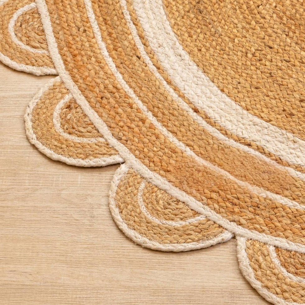 Round jute rug with scalloped edge - Image 5