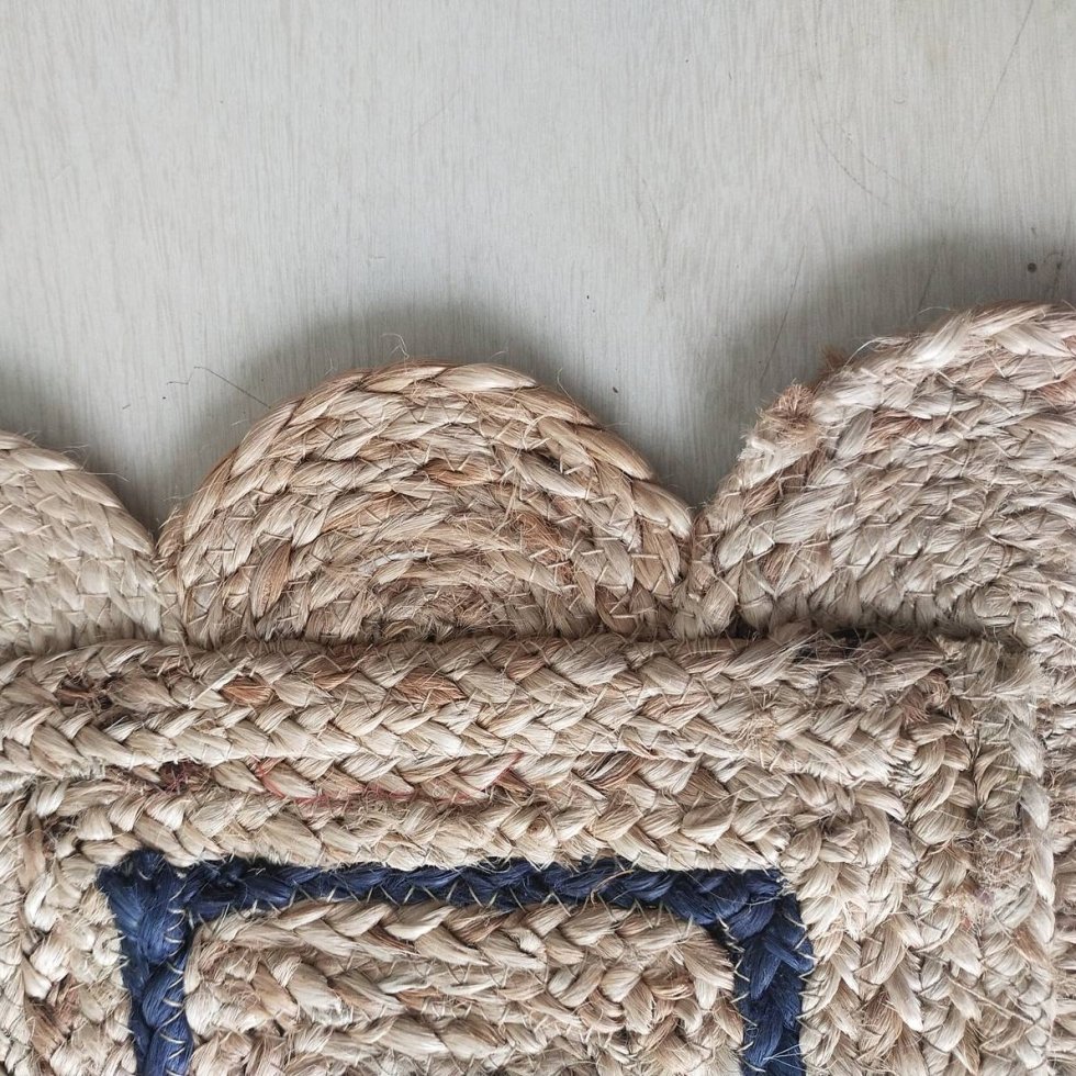 Scalloped jute placemats - Image 3