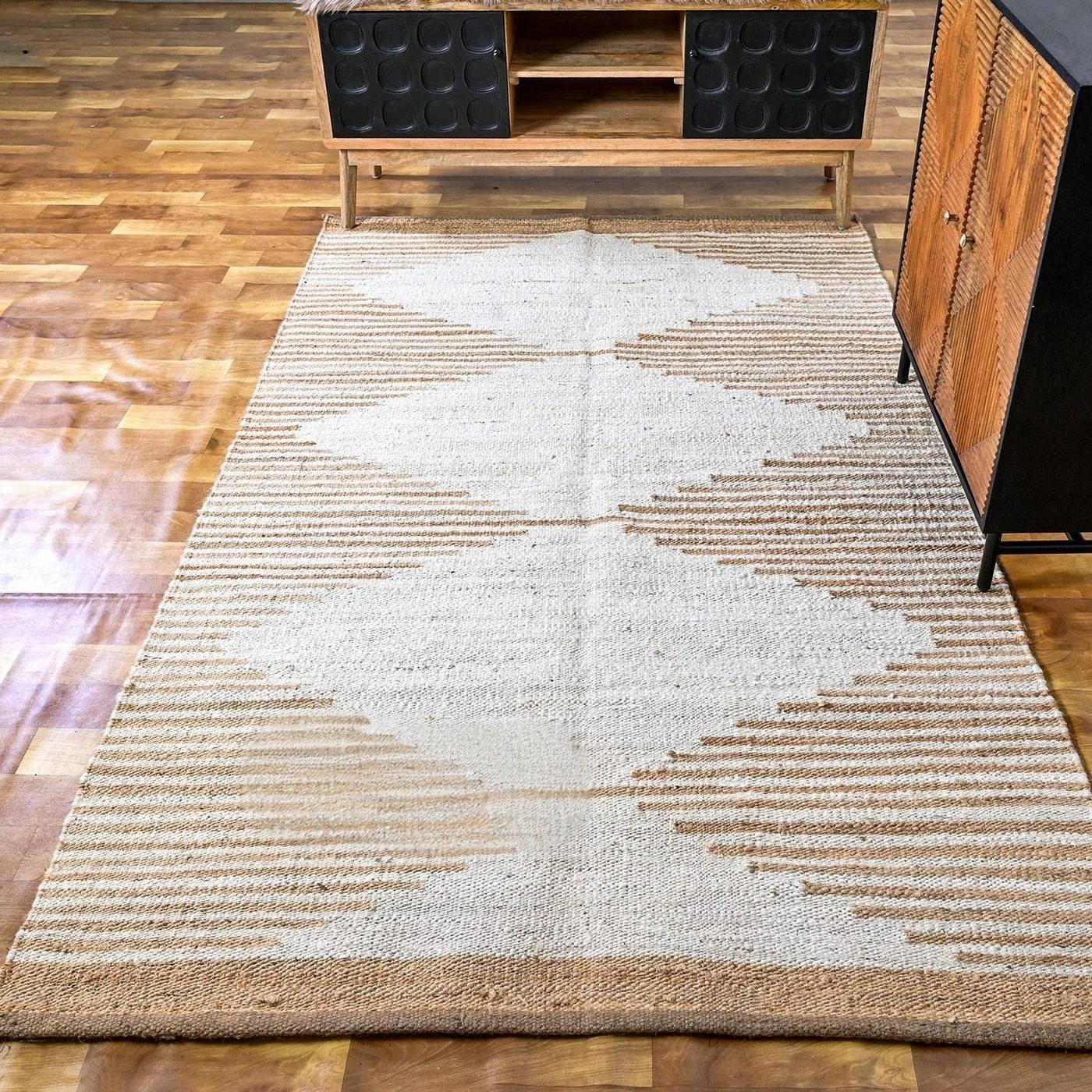 White jute rug diamond pattern White jute rug diamond pattern