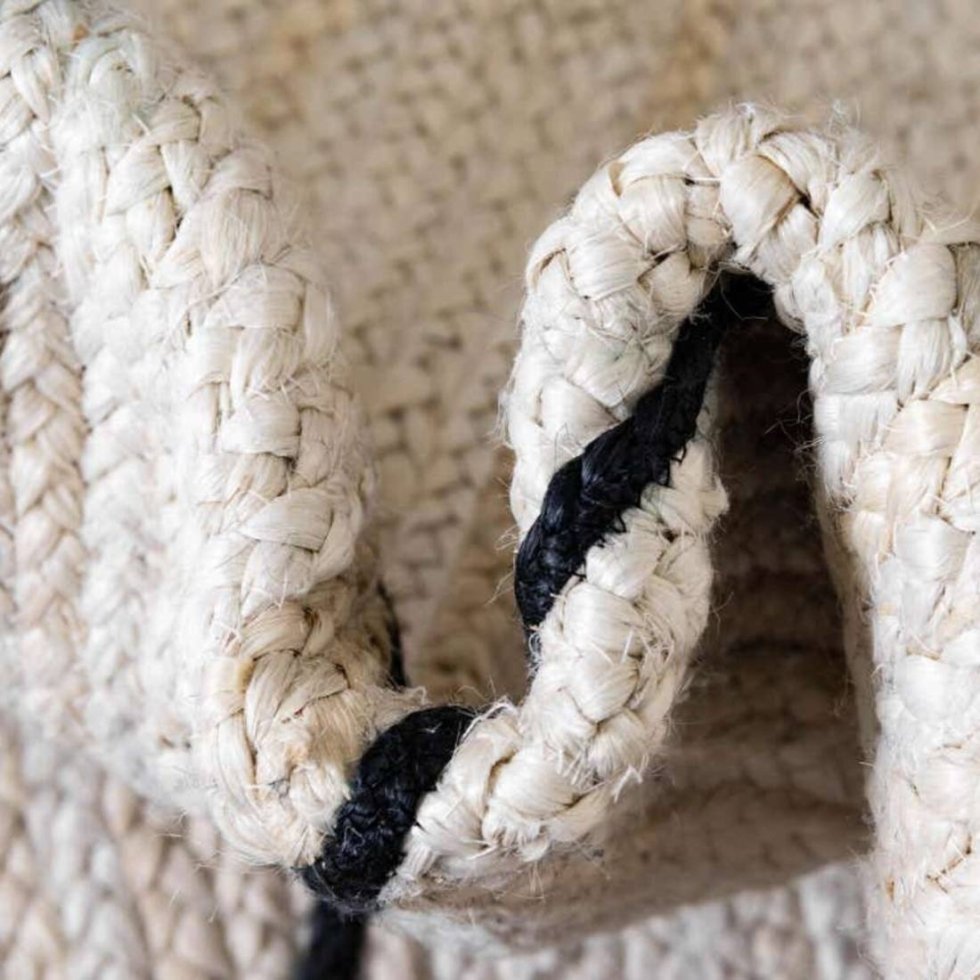 White jute rug with textured black diamond - Image 3
