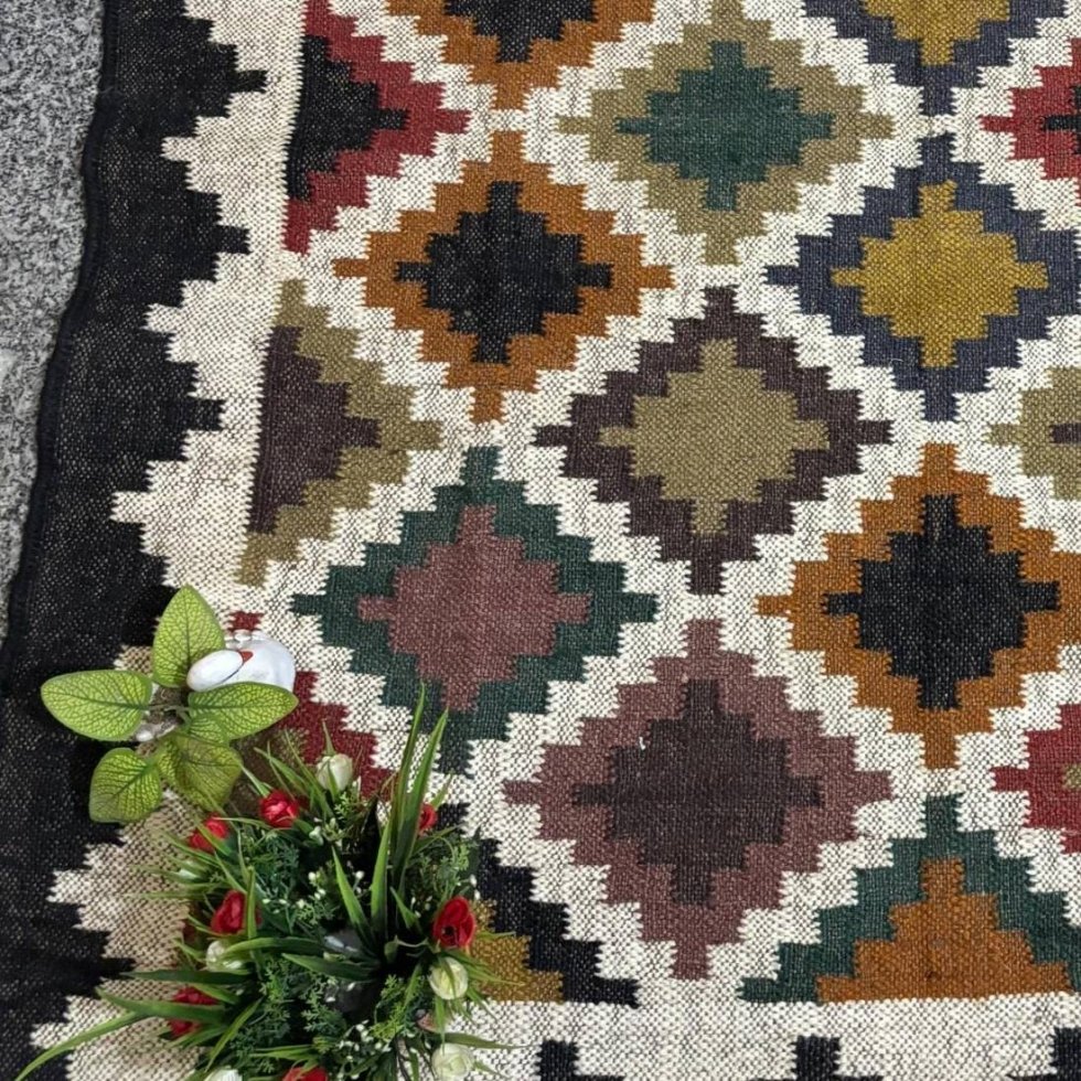 Wool jute kilim rug with diamond pattern - Image 3