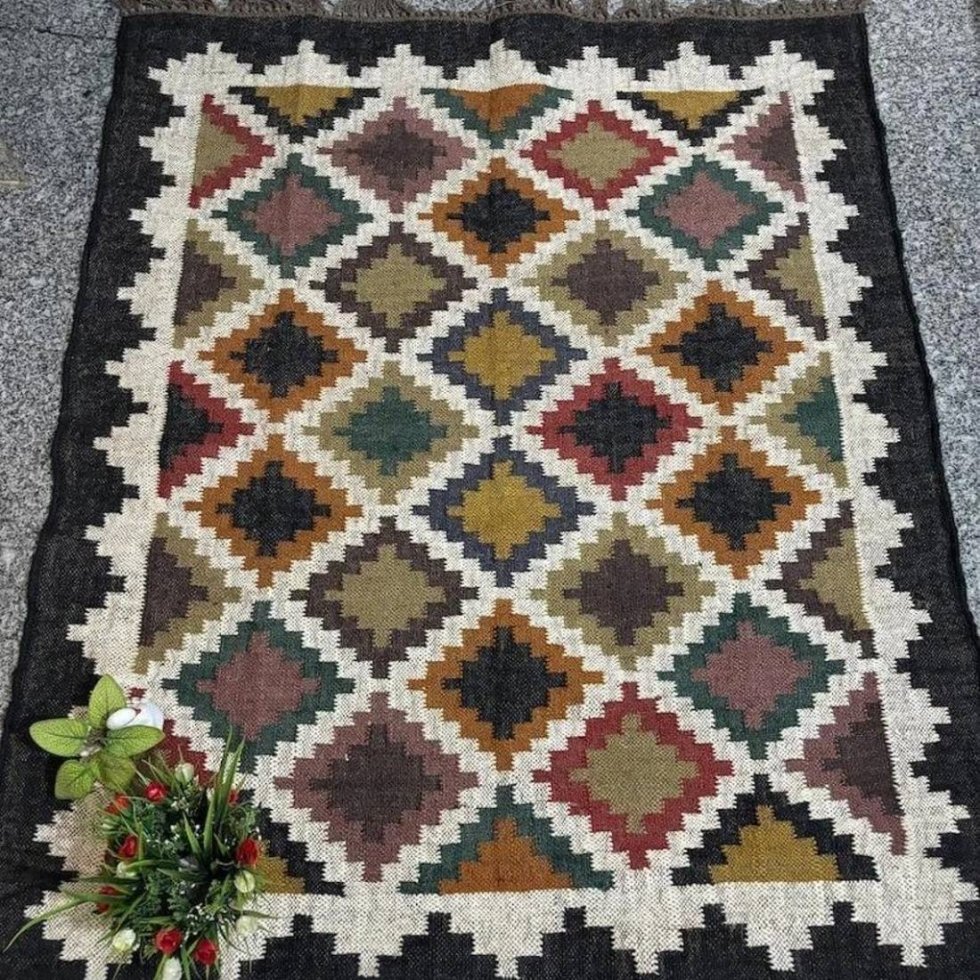 Wool jute kilim rug with diamond pattern