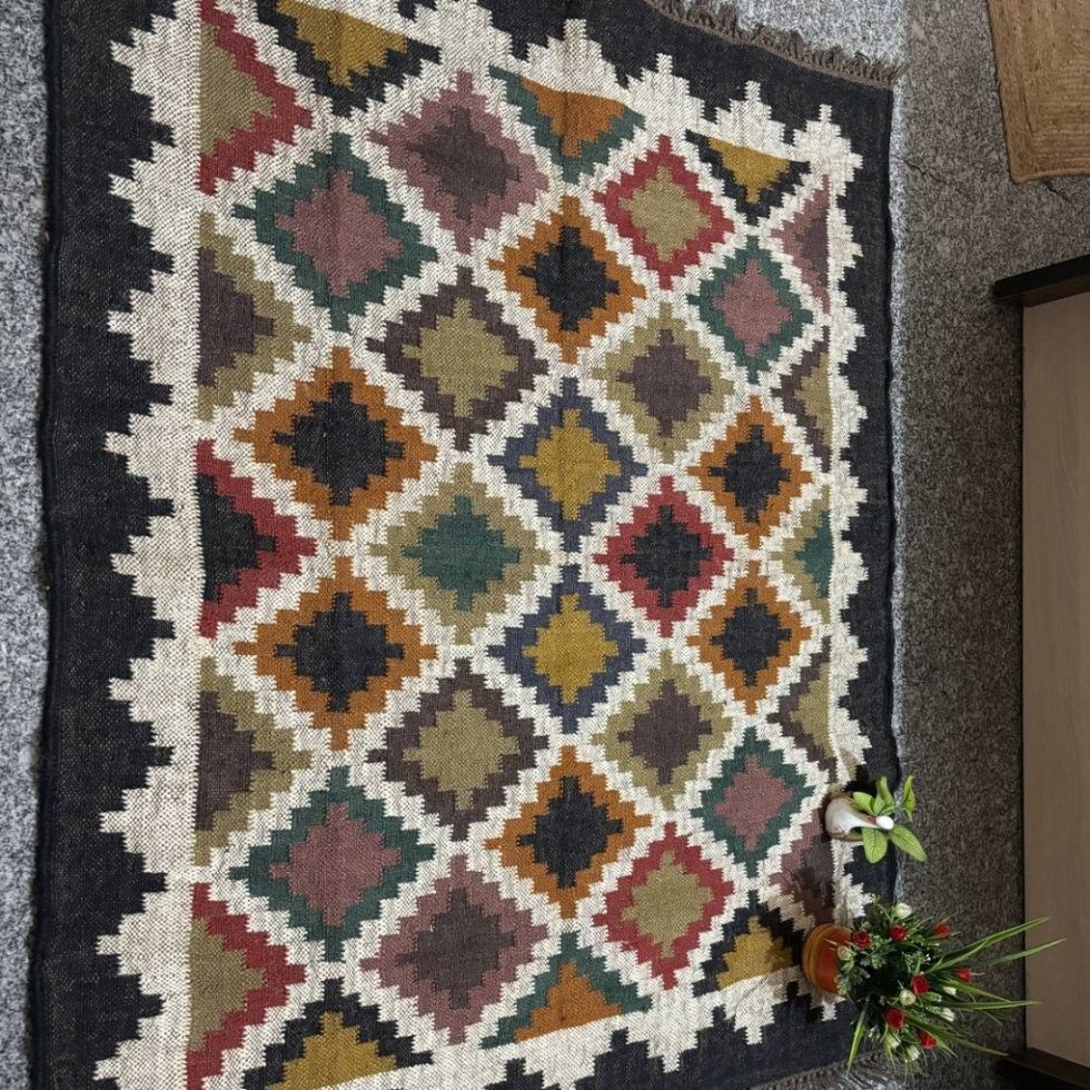 Wool jute kilim rug with diamond pattern - Image 2