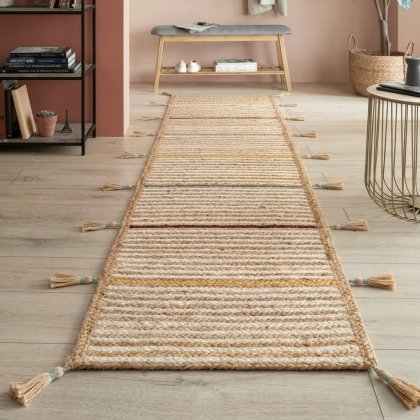 Striped jute rug with tassels